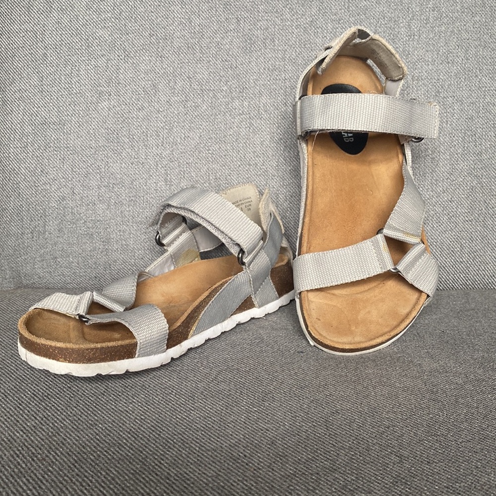 Sandals - Picture 2 of 5